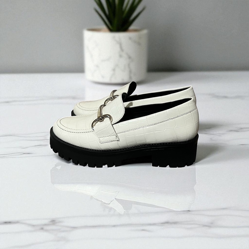 Steve Madden‎ Lug Sole Loafers Size 7.5 White Croc Embossed Hardware Accents - Picture 4 of 9